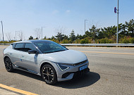 기아 EV 라인업 ‘맏형’ EV6, 도로 위 ‘정숙한 괴물’ [ET의 모빌리티]