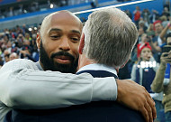 '은퇴 12년' 티에리 앙리, 여전히 주급 2억원…'걸어 다니는 기업'