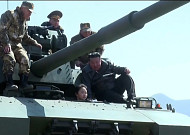 국정원 "김주애 탱크 조종, 여성 후계자 이미지 구축 의도"