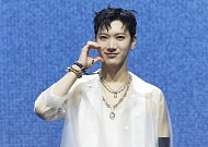 NCT 텐도 SM엔터 떠난다⋯"그룹 활동은 조율"