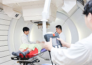 삼성서울병원 연구팀, 국내 최초 간암 양성자 치료 2000례 분석