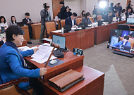 법사위 뒤흔든 ‘박상용’…與 “위증 고발” vs 野 “공소취소 의도”