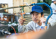 日 시니어 구인 2년 3개월 새 7배 증가 “70대도 오세요”