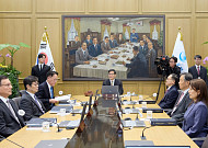 한은, 7연속 기준금리 동결⋯중동발 고유가ㆍ고환율 영향 반영한 듯 [상보]