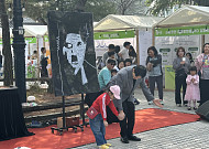 맛보고 즐기고…동행축제 개막에 북적인 전주 [봄날의 동행축제]