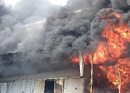 전남 완도군 수산물 창고 화재...소방관 2명 '참변'