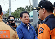 김영록·민형배 후보 일정 중단...전남도 완도군 화재현장 위로