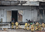 '실화 혐의 적용' 완도군 냉동창고 화재 책임 30대...중국인 입건