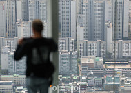 "감당 가능한 집"만⋯청약·매매·전월세 ‘소형’ 아파트에 쏠린다