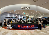 “직관 티켓·굿즈에 200만원 써요”…야구 경기에 지역 경기가 일어섰다[유통가 흔든 1000만 야구 팬덤]