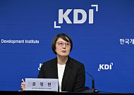 KDI "노인 돌봄 인력난 심화...비자 정책 활용해 외국인 인력 확보해야"