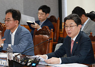 99조 원 '정책 추경' 효과... 금융당국, 은행·보험 자본 빗장 푼다