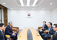 김윤덕 국토부 장관, 대우건설에 “가덕도신공항 2035년 개항 총력”