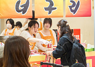 농심, 신라면 자신감으로 글로벌 사업 ‘퀀텀 점프’ 본격화[신라면 40년, 日열도를 끓이다]