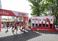 롯데타워 2917계단 수직 질주…참가비 1억원 전액 기부