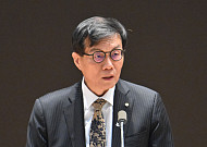 이창용 "당분간 한국서 있을 듯⋯맞으면 맞다고 말하는 게 내 스타일"