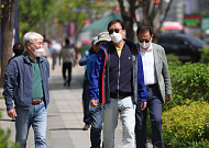 출근길 추위 다소 누그러져...황사는 '여전' [날씨]