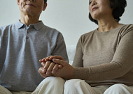 치매 환자 재산 노린다…'치매머니' 국가가 맡는 이유