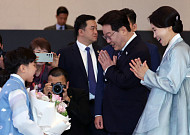 "신짜오" 하노이 식당에 깜짝 등장한 李대통령⋯베트남 국민들과 교감