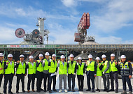 사료값 불안에 군산항 찾은 정부…1150억원 투입해 축산농가 부담 낮춘다