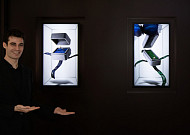 삼성전자, 무안경 3D 디스플레이 스페이셜 사이니지' 32형 출시