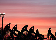 국제유가, 중동 긴장 재점화에 상승…WTI 2.4%↑[상보]