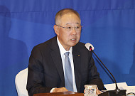 10대 그룹 5.2만명 뽑는다...류진 한경협 회장 “청년뉴딜, ‘대박 정책’ 될 것”