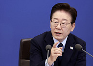 李 대통령 “조작 기소 통한 사법·흉기·명예 살해 위협서 국민이 절 살려”