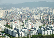 "이사 대신 집 지키기" 수도권 전·월세 시장, 신규 계약 17% '뚝'