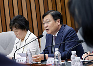 국힘 "17세 이하 취약계층에 120만원…SNS 보호자 동의 의무화 추진"
