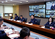 김영훈 노동부 장관 "삼성전자 노사, 노사관계 새로운 모범 만들어야"