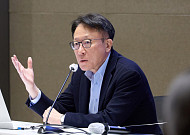 '비둘기파' 신성환 금통위원 "물가안정 최우선"⋯통화정책 긴축 전환 무게