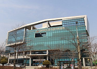 “전북교육감 선거, 본후보 등록 앞두고 고발·자질 공방 격화”