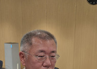 “중동 전쟁 우려 크다”…정의선 현대차그룹 회장, 사우디 공장 지연 첫 언급