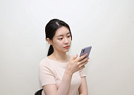 스마트폰 사용·실내중심 생활로 MZ 세대 눈 건강 위험 ‘빨간불’ [e건강~쏙]