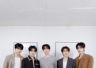 제로베이스원, 후련한 눈물 끝 '새 시작'⋯"저희 마음 가득 담아냈죠" (종합)[인터뷰]