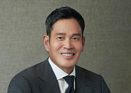 정용진 회장, ‘5·18 탱크데이’ 논란에 스타벅스 손정현 대표 경질