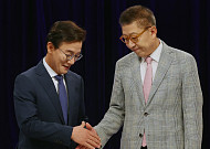 2차 TV토론 뒤 신경전…박형준 “압도” vs 전재수 “주민 모욕”