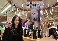 롯데百, 유통사 최초 드라마 ‘모자무싸’ 연계 전통주 팝업 오픈