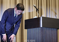 카메라 앞에 선 정용진, 세 차례 머리 숙여⋯“모든 건 제 잘못”[종합]