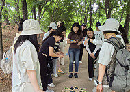 수원 한누리유치원, 숲에서 배우는 학부모 연수…"자연이 곧 교실"