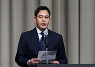 정용진 회장, 공개 사과에도 여전한 비판⋯남은 과제는 ‘진정성 있는 행보’