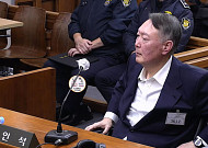 ‘한덕수 내란 재판 위증’ 尹 무죄...法 “기억 반하는 진술로 보기 어려워”