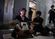'학폭재판 노쇼' 권경애 변호사...대법 "6500만원 배상·약정금도 지급해야"