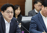 '반도체 이윤 딜레마' 산업장관 "생존 위한 재투자"⋯노동장관 "원하청 분배"