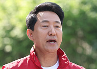오세훈 “투표지 부족 사태 선조치 전까지 개표 중단해야”