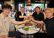 젠슨 황은 왜 한국에 와서 치킨을 외쳤나 [이슈크래커]