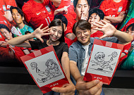 KT, 광화문 온마루서 월드컵 팝업 행사…AI 활용 굿즈·축구 역사 조명
