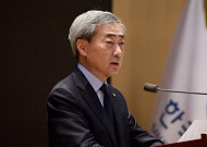 '기준금리 인상' 또 쐐기 박은 신현송 "늦지 않게 올린다, 곧" [종합]