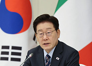 이 대통령, G7서 개발협력 해법 제시…"원조 넘어 경제자립 지원"